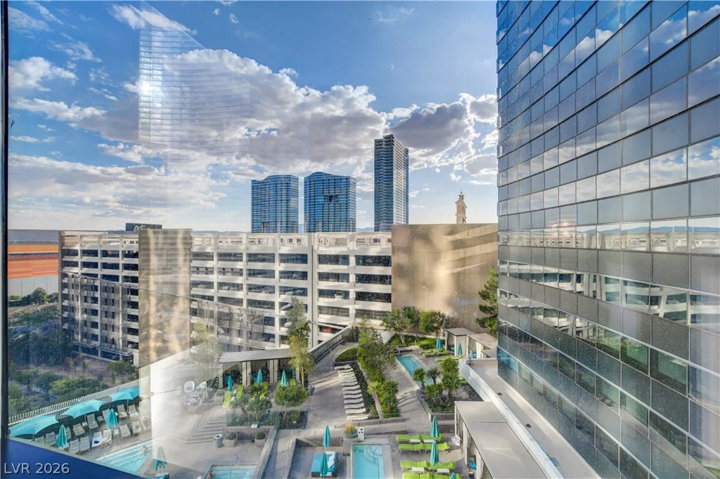 2600 Harmon, Las Vegas, NV 89158