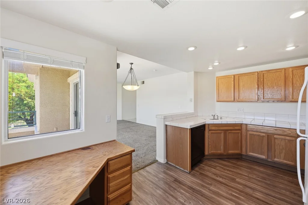 10820 Amber Ridge, Las Vegas, NV 89144