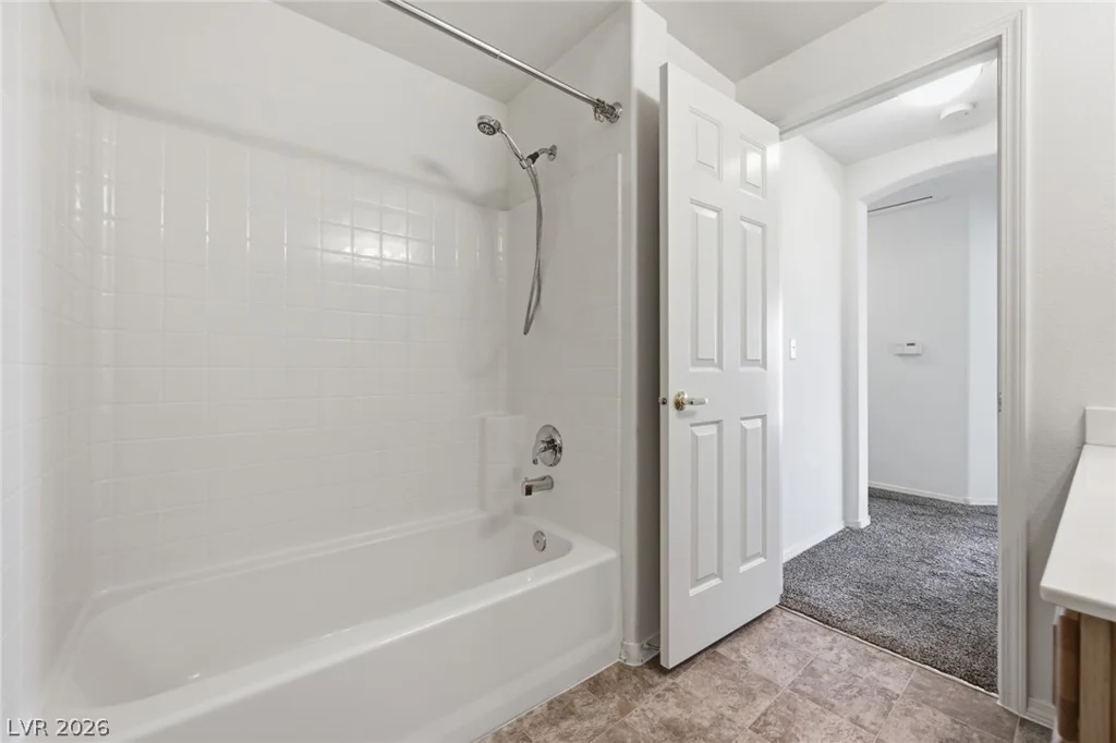 10820 Amber Ridge, Las Vegas, NV 89144