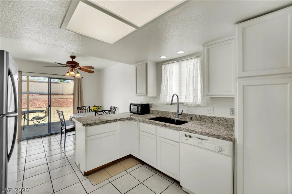 8057 Cimarron Ridge, Las Vegas, NV 89128