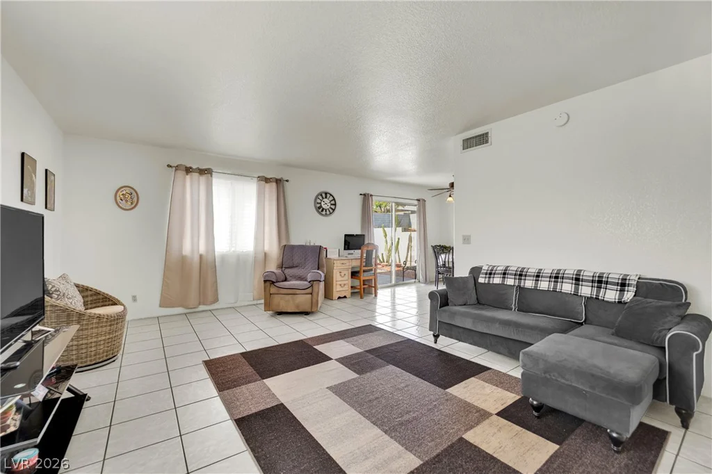 8057 Cimarron Ridge, Las Vegas, NV 89128