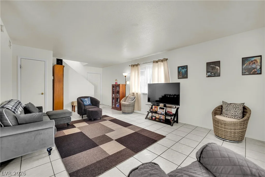 8057 Cimarron Ridge, Las Vegas, NV 89128