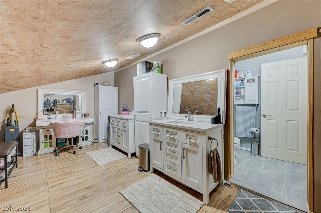 4523 Catherine, Las Vegas, NV 89121