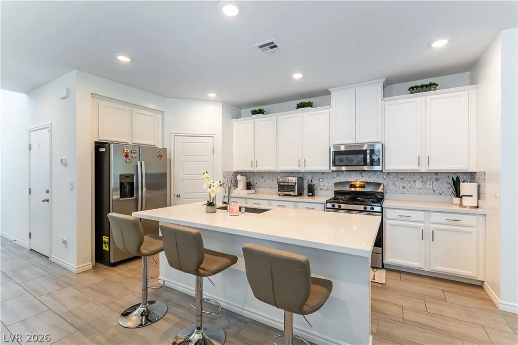 6807 Bayou Hollow, Las Vegas, NV 89156