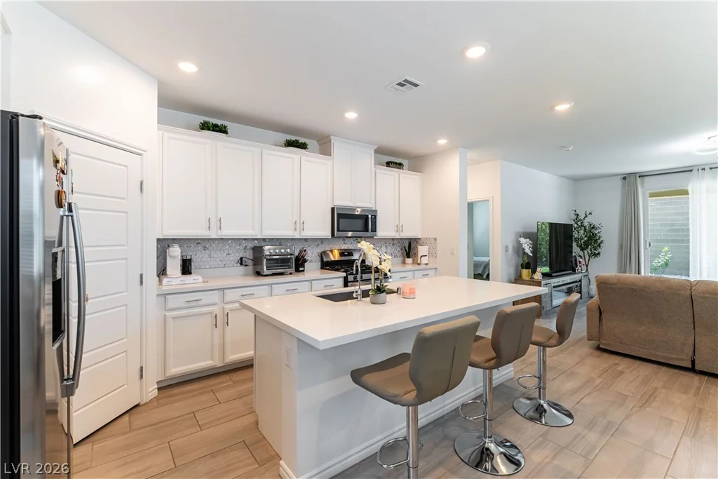 6807 Bayou Hollow, Las Vegas, NV 89156