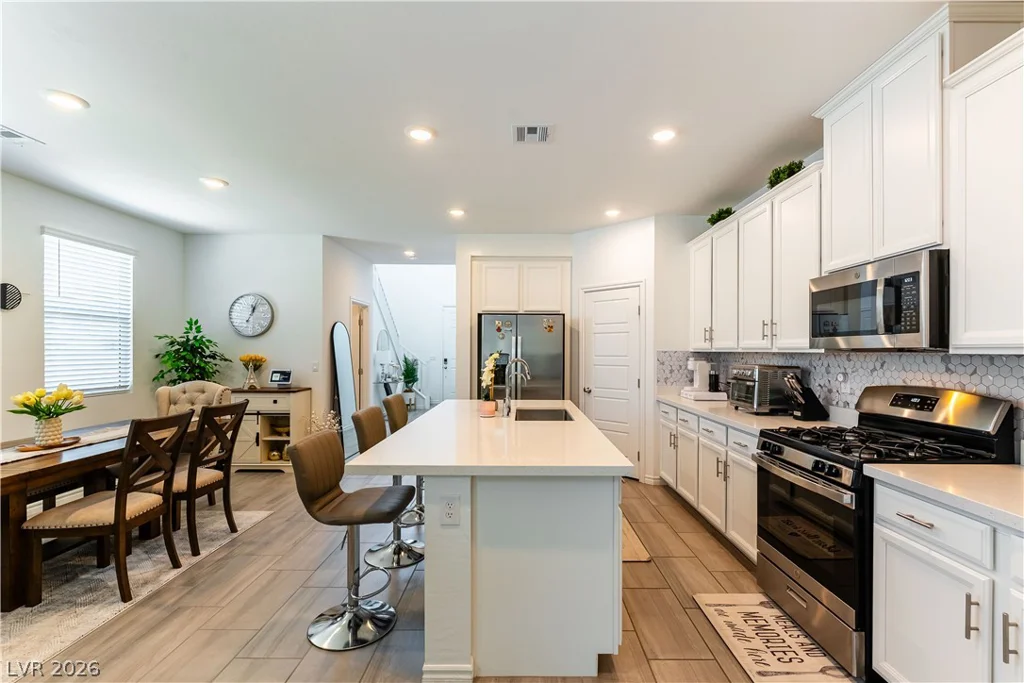 6807 Bayou Hollow, Las Vegas, NV 89156
