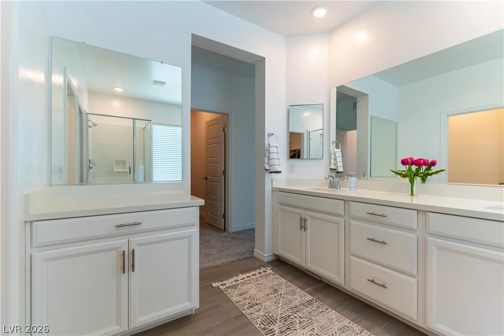 6807 Bayou Hollow, Las Vegas, NV 89156