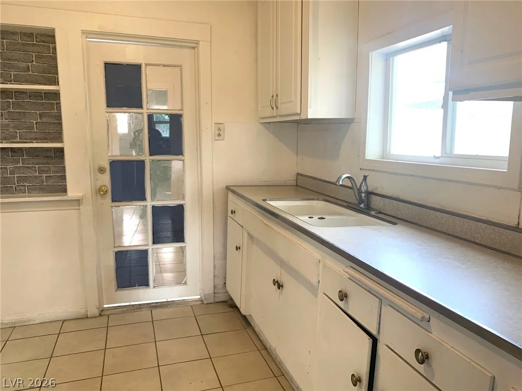 2613 Valley, Las Vegas, NV 89101