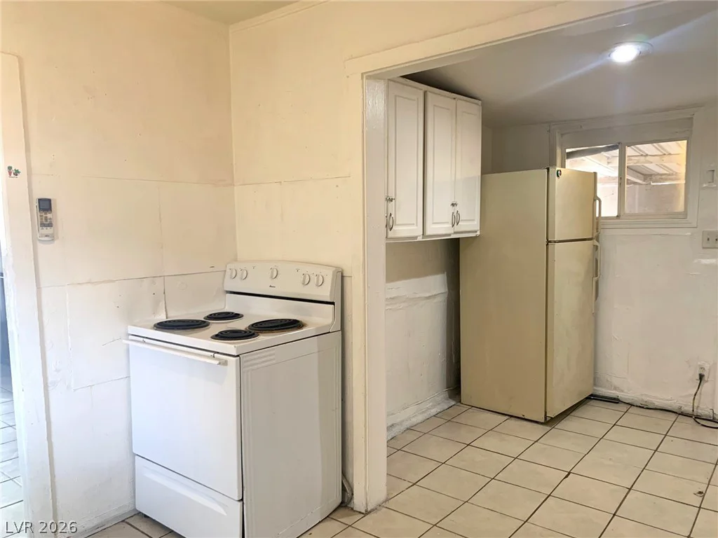 2613 Valley, Las Vegas, NV 89101