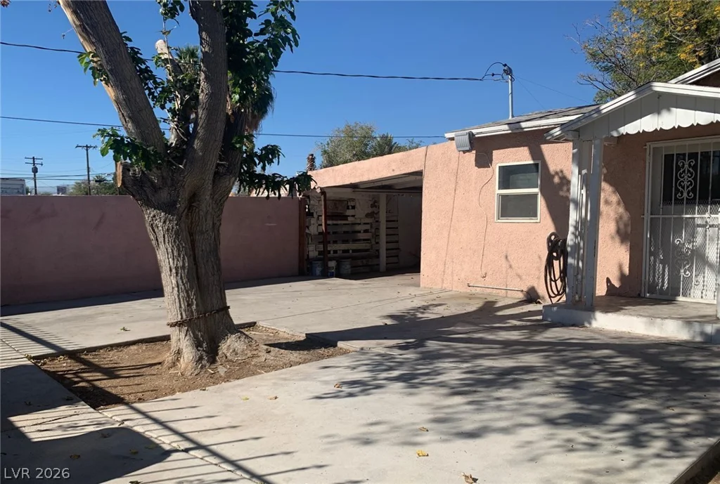 2613 Valley, Las Vegas, NV 89101