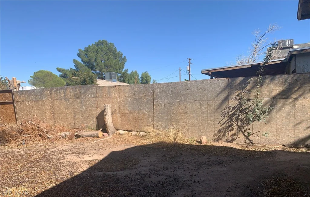 2613 Valley, Las Vegas, NV 89101