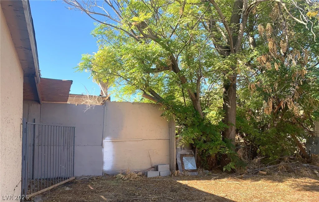2613 Valley, Las Vegas, NV 89101