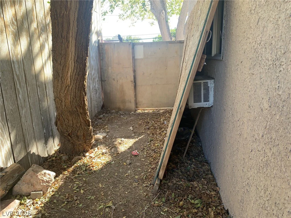 2613 Valley, Las Vegas, NV 89101