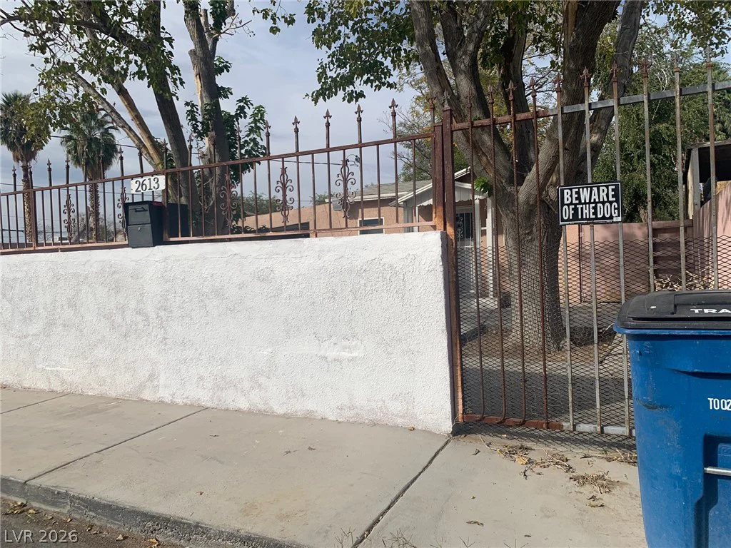2613 Valley, Las Vegas, NV 89101