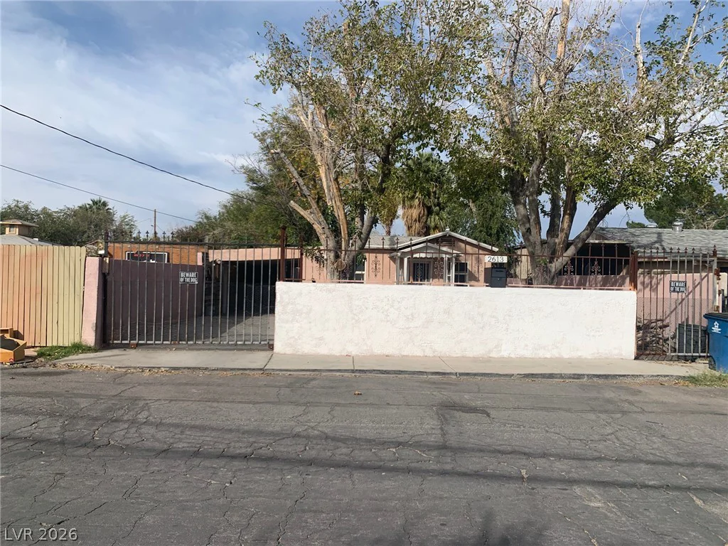 2613 Valley, Las Vegas, NV 89101