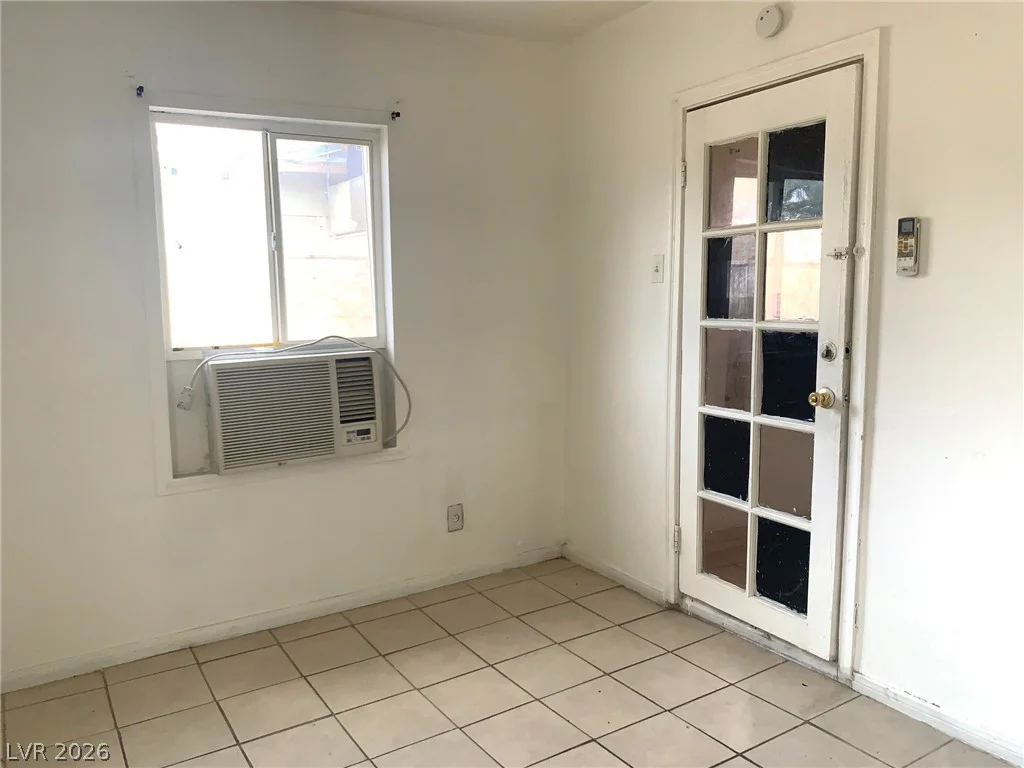 2613 Valley, Las Vegas, NV 89101