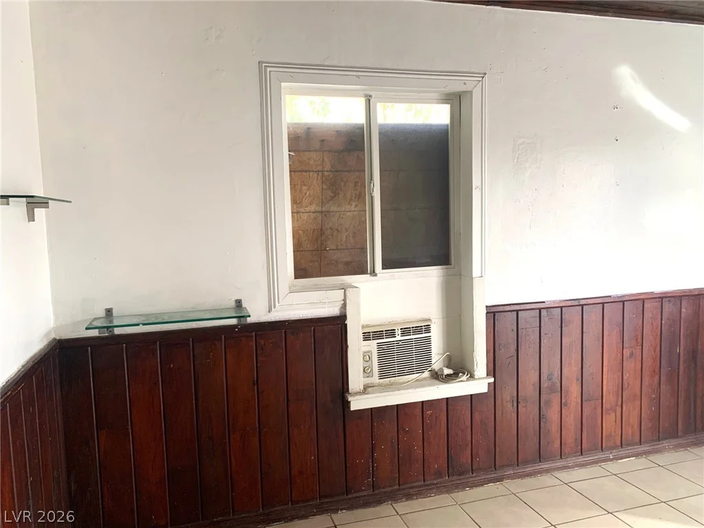 2613 Valley, Las Vegas, NV 89101