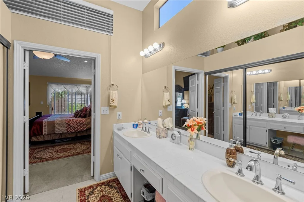 6568 Bradford, Las Vegas, NV 89108