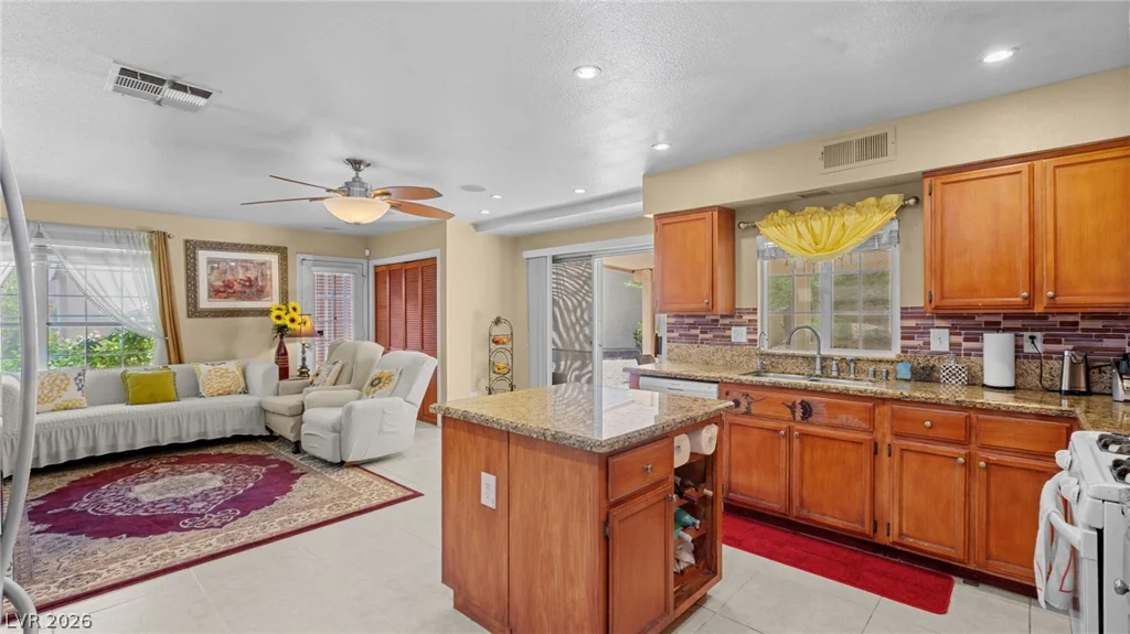 6568 Bradford, Las Vegas, NV 89108