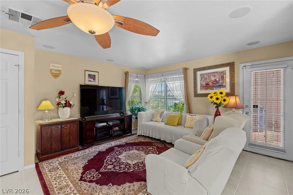 6568 Bradford, Las Vegas, NV 89108