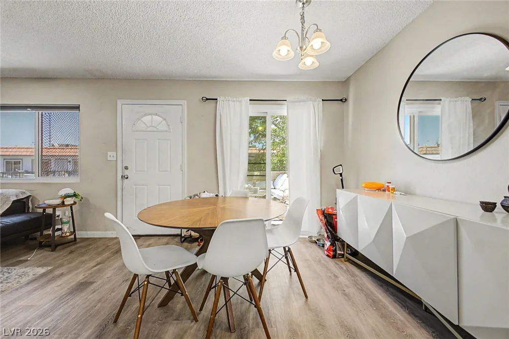 929 Willow Tree, Las Vegas, NV 89128
