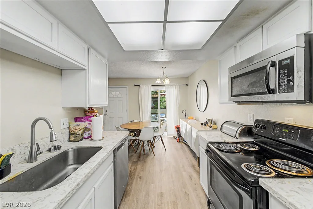 929 Willow Tree, Las Vegas, NV 89128