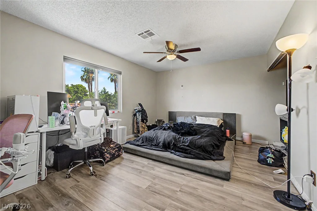 929 Willow Tree, Las Vegas, NV 89128