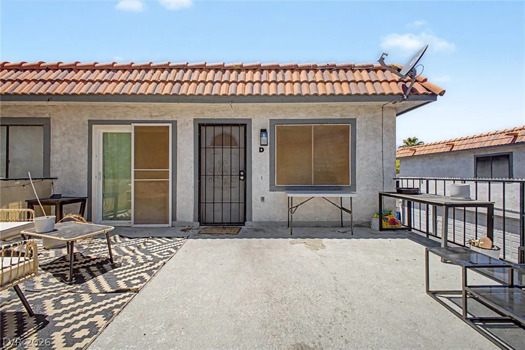 929 Willow Tree, Las Vegas, NV 89128