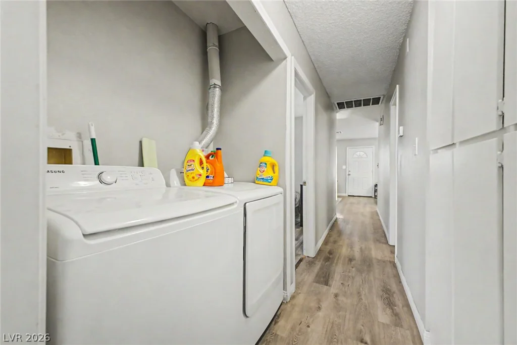 929 Willow Tree, Las Vegas, NV 89128