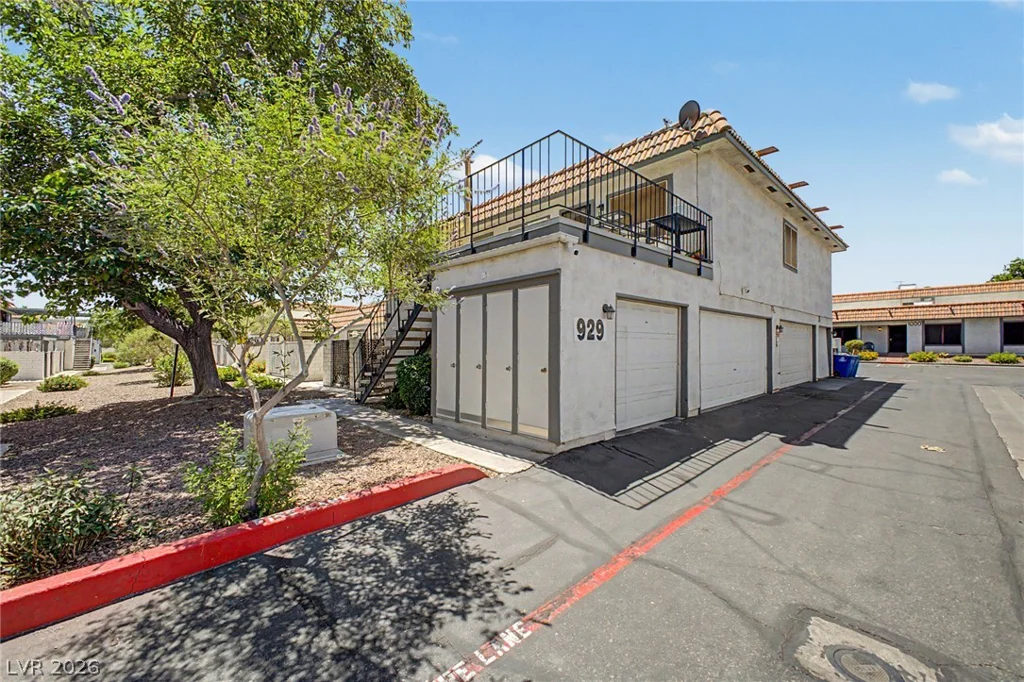 929 Willow Tree, Las Vegas, NV 89128