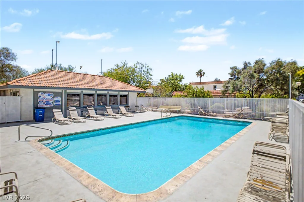 929 Willow Tree, Las Vegas, NV 89128