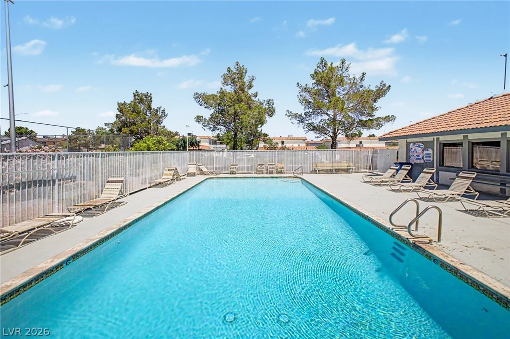929 Willow Tree, Las Vegas, NV 89128