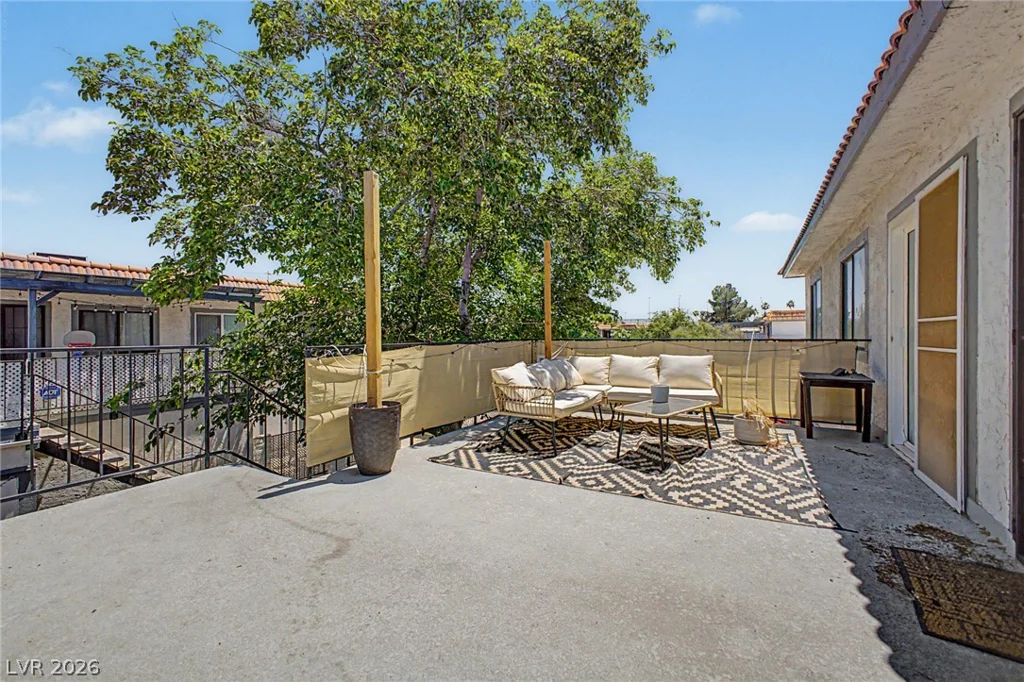 929 Willow Tree, Las Vegas, NV 89128
