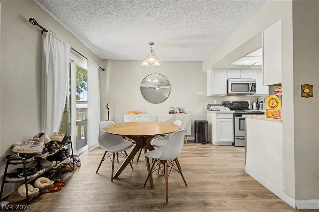 929 Willow Tree, Las Vegas, NV 89128