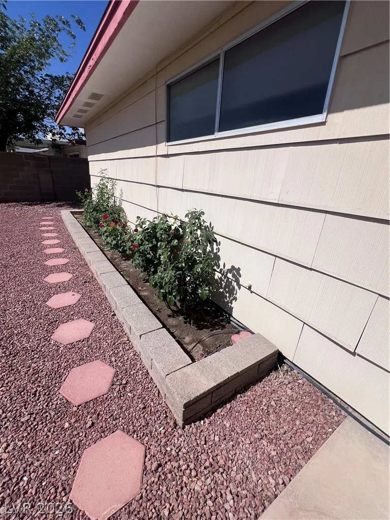 321 Lakehurst, Las Vegas, NV 89145