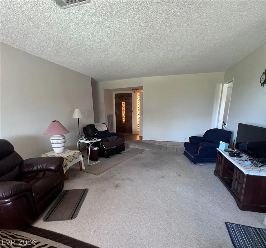 321 Lakehurst, Las Vegas, NV 89145