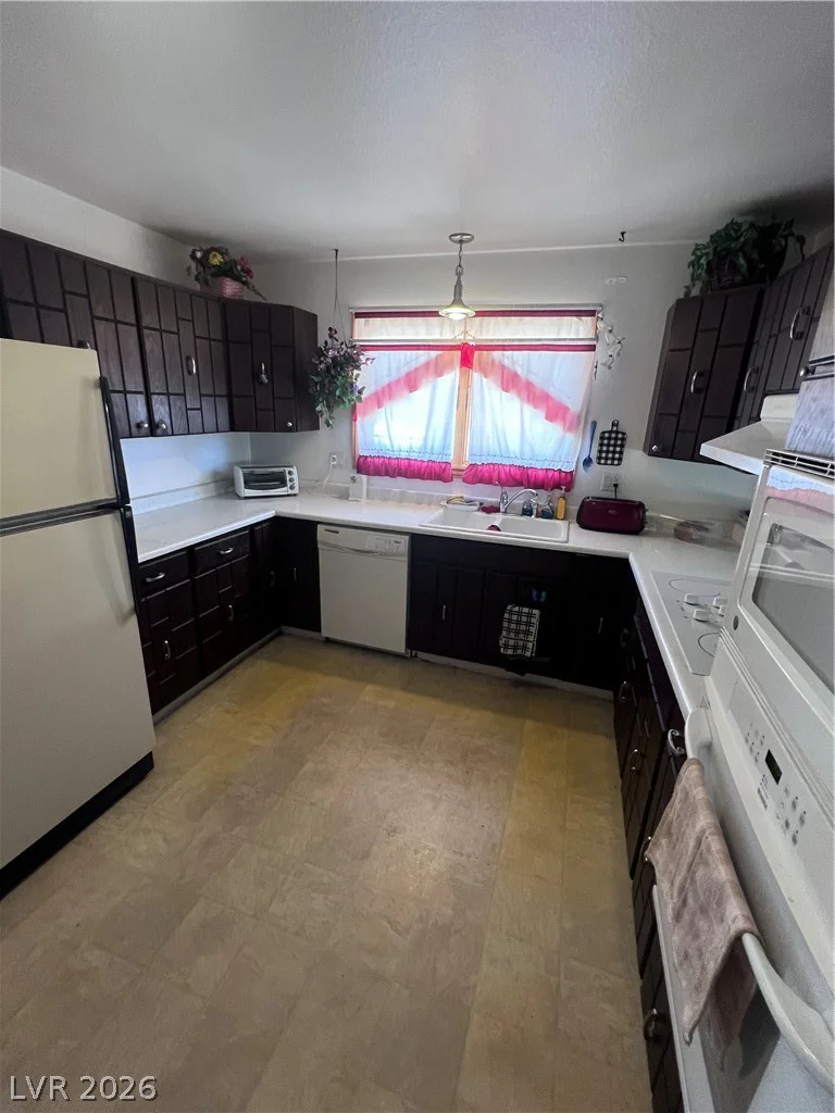 321 Lakehurst, Las Vegas, NV 89145
