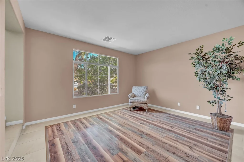 9304 Brilliant Ore, Las Vegas, NV 89143