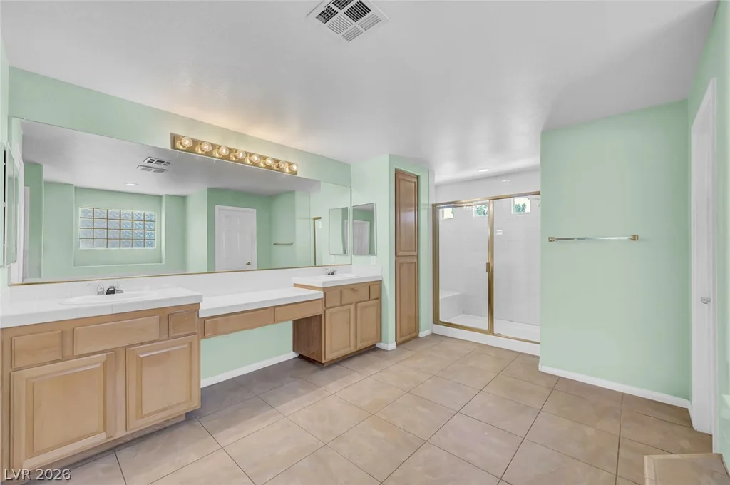 9304 Brilliant Ore, Las Vegas, NV 89143