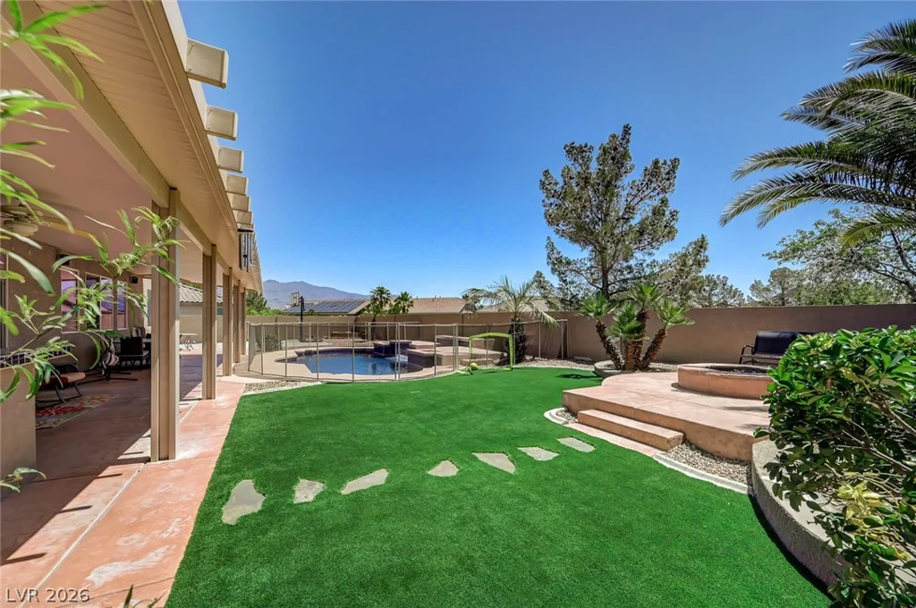 9304 Brilliant Ore, Las Vegas, NV 89143