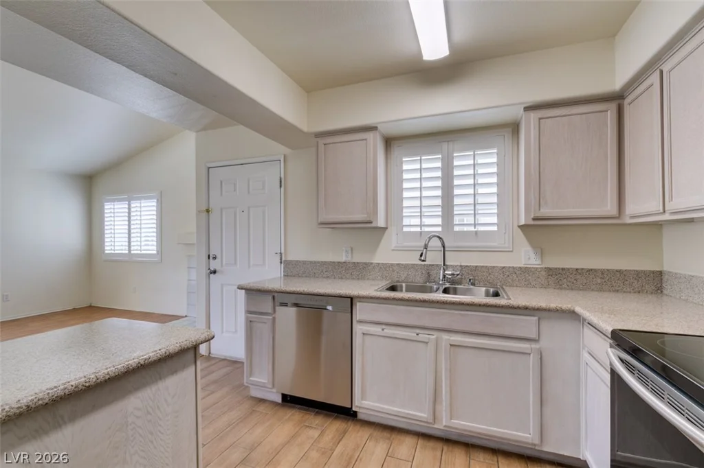 2725 Nellis, Las Vegas, NV 89121