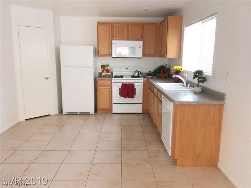 544 Mayfair Walk, Las Vegas, NV 89178