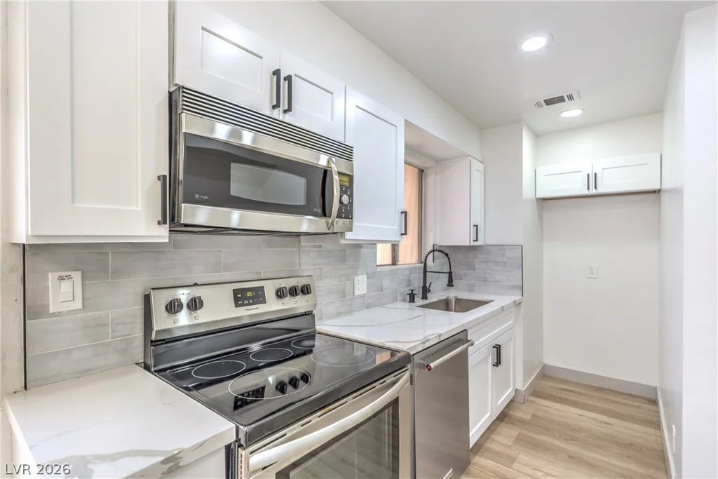 5086 Mountain Vista, Las Vegas, NV 89120