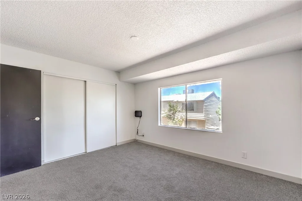 5086 Mountain Vista, Las Vegas, NV 89120