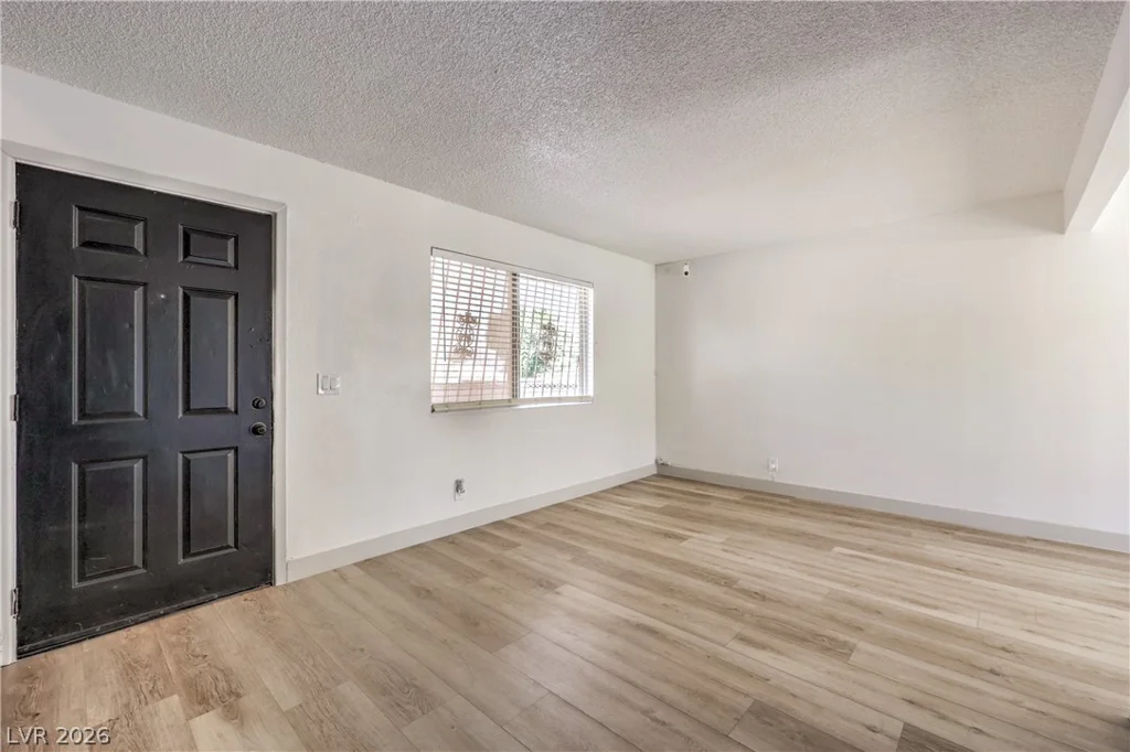 5086 Mountain Vista, Las Vegas, NV 89120