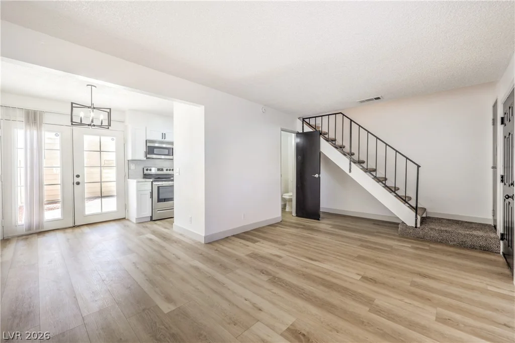 5086 Mountain Vista, Las Vegas, NV 89120
