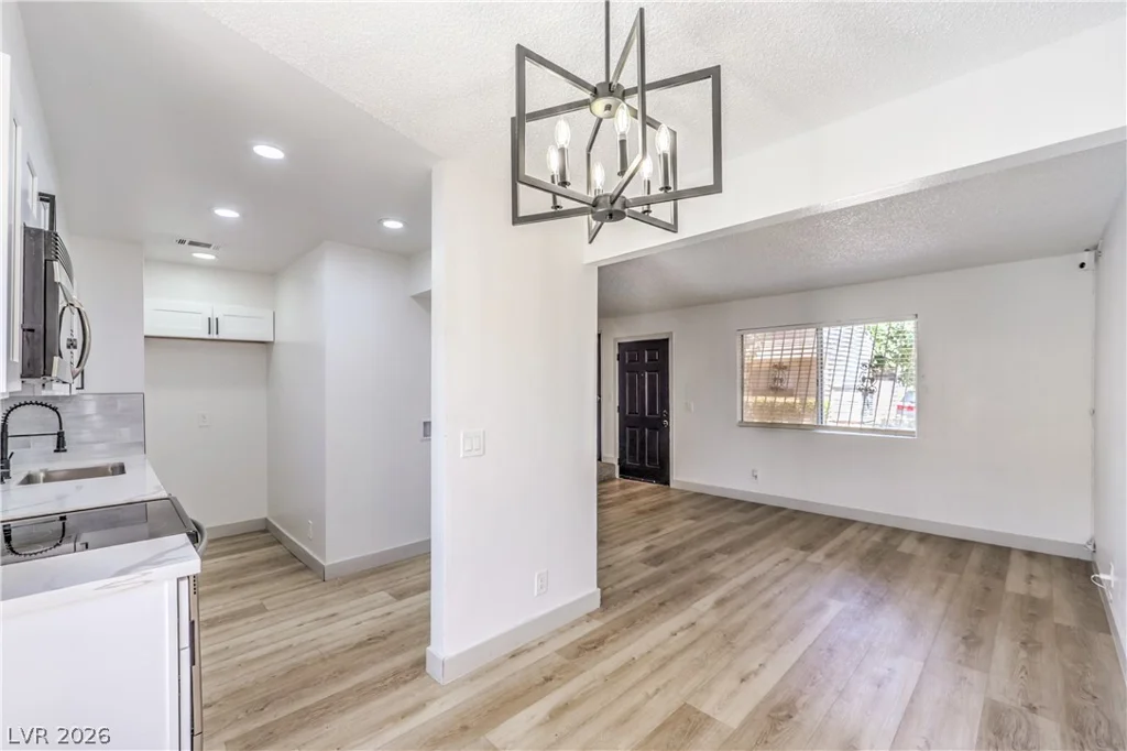 5086 Mountain Vista, Las Vegas, NV 89120