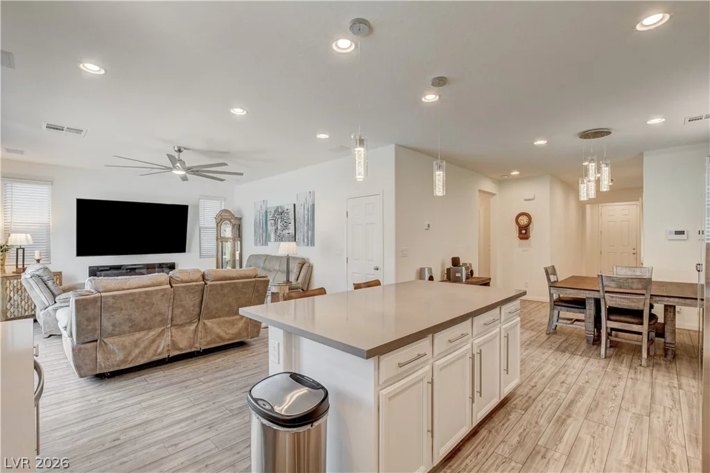 7450 Tinley Creek, Las Vegas, NV 89113
