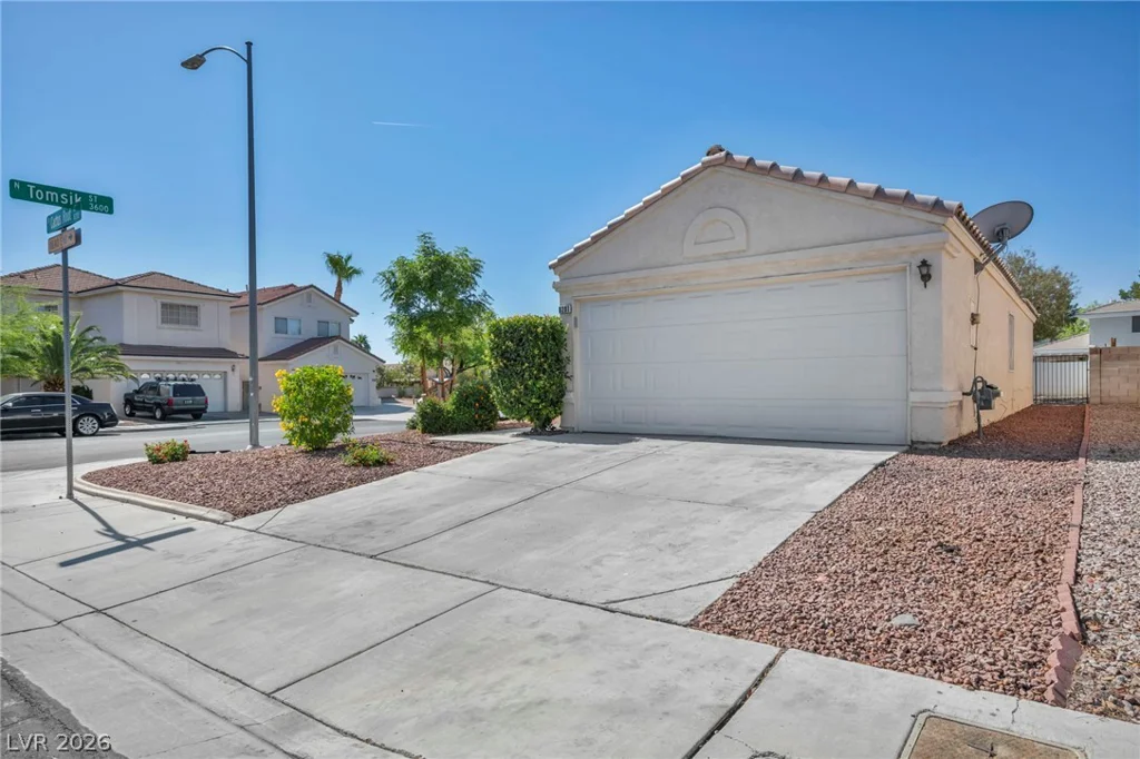8201 Cactus Root, Las Vegas, NV 89129