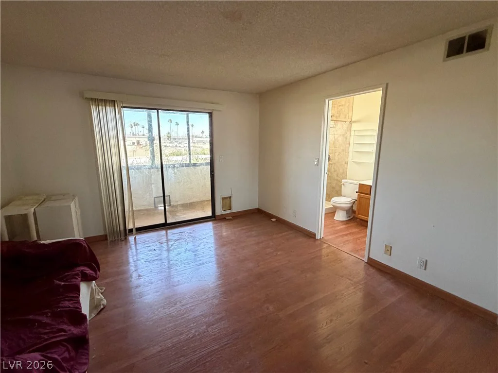 2080 Karen, Las Vegas, NV 89169